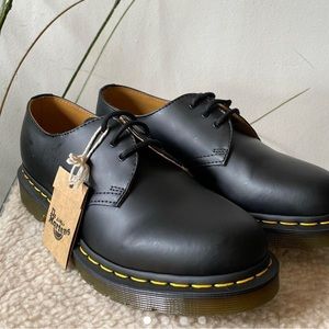 Black 9w uk 40 Oxford Doc Marten shoes.